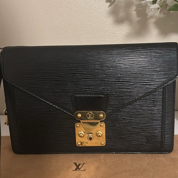 Louis Vuitton Epi Dragonne Clutch with Dustbag & COA - Picture 2 of 15